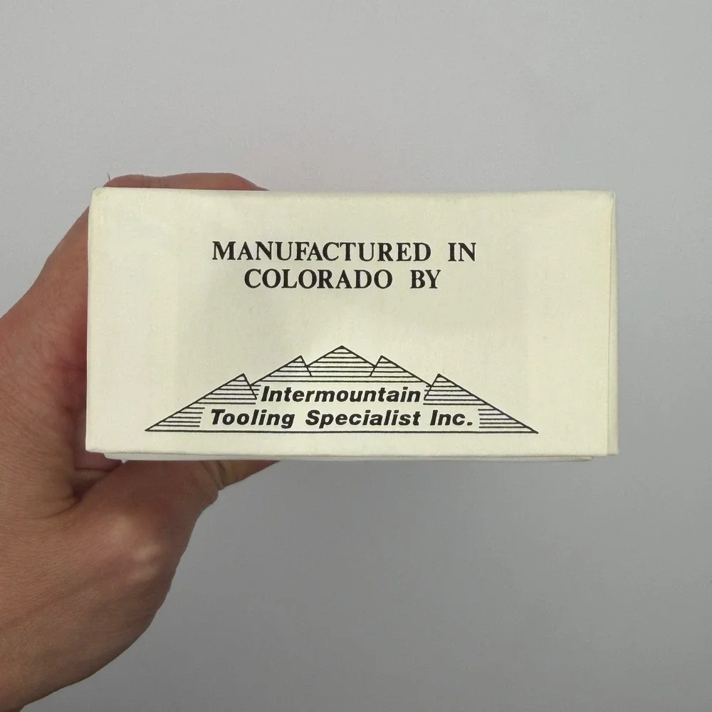 InterMountain Cylindrical Grain Car HO Scale Gray Undecorated 4-Bay Hopper Kit